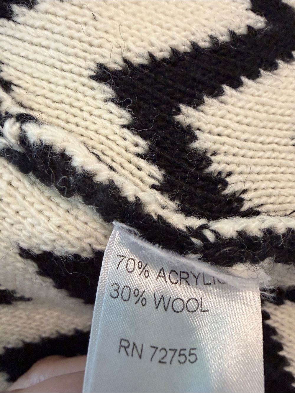 GIOGIO Black & White Gorgeous Chevron Knit Sweater- Women's Button Front Jacket - Picture 7 of 9